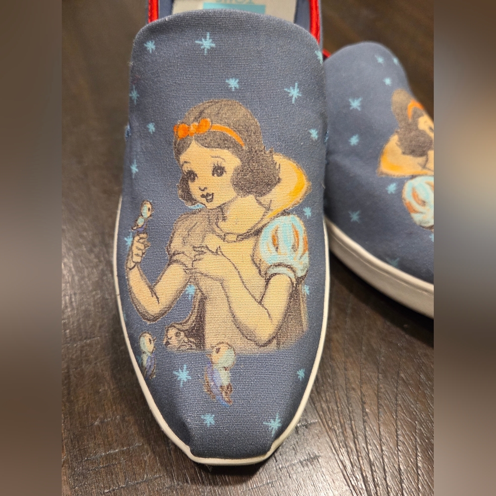 Snow White TOMS Limited Edition - Picture 3 of 14